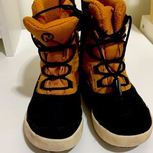 Merrell snow boots size 10 us/28 eu